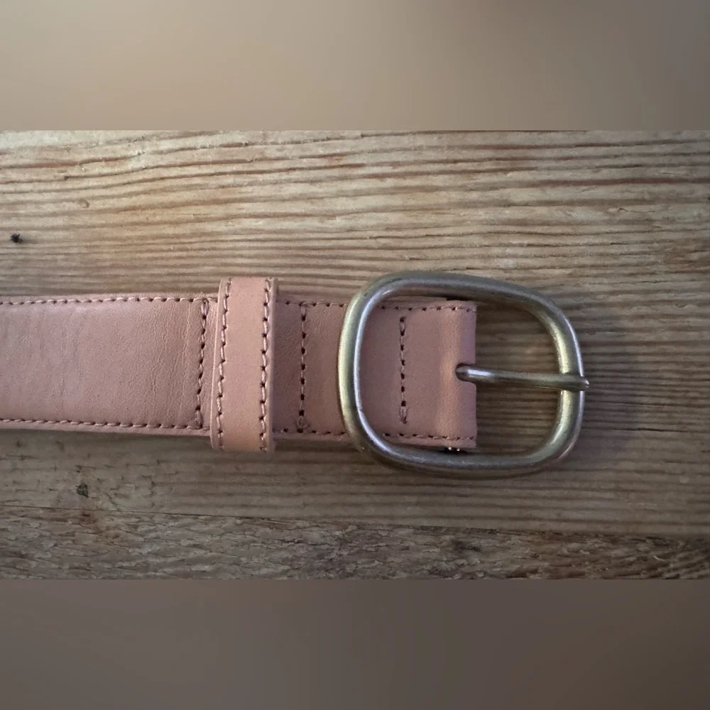 NWT J. Crew Womens Tan Leather Belt with Gold Buckle Size Medium - Picture 7 of 10